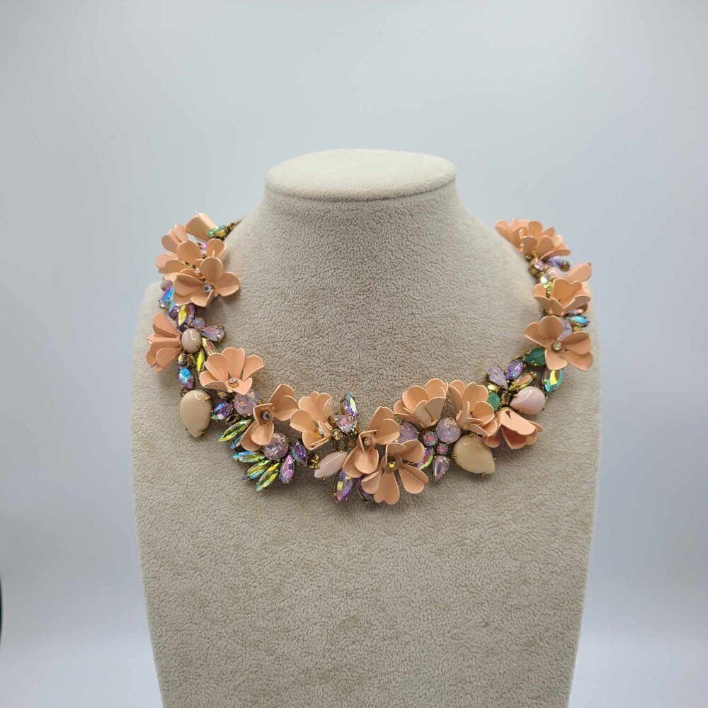 J Crew Rare Peach Flower Wreath Necklace with Multi Colored Crystals - Picture 13 of 14